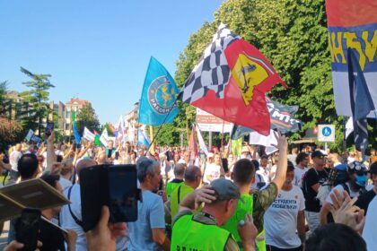 Arhiv javnih skupova saopštio je danas da je na jučerašnjem studentskom skupu „Sve se vidi na Vidovdan“, održanom u Kraljevu, prisustvovalo oko 5.700 građana.