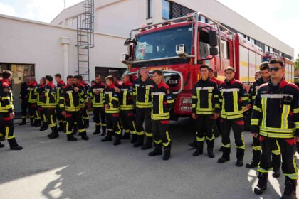 Požari u Srbiji: Stigla četiri Black Hawka i rumunski vatrogasci