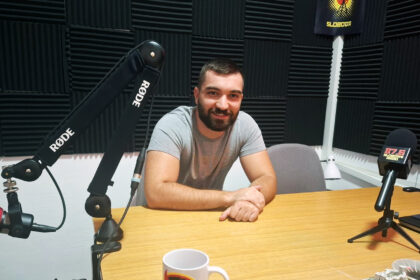 Lazar Milosavljević: Grad gori, a mi pričamo o Dinu Merlinu