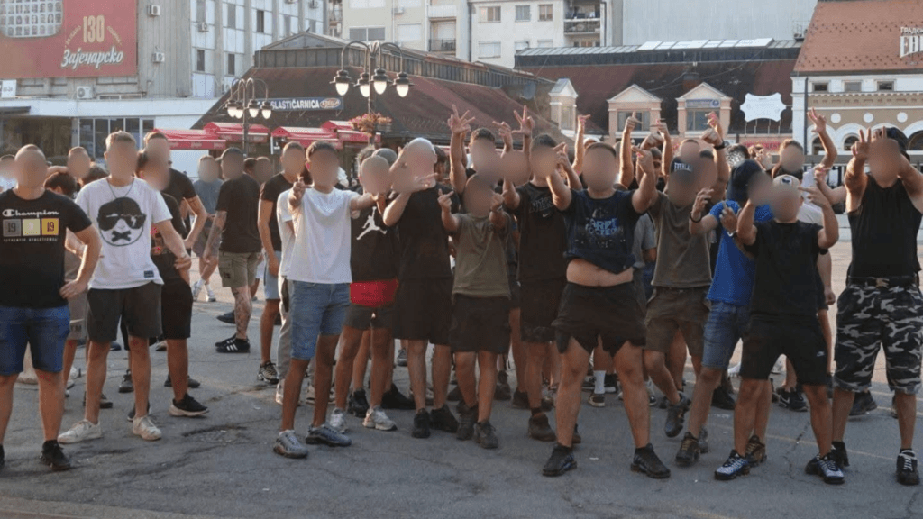"Prećutno saučesništvo policije i huligana": Prajd karavani u Kraljevu i Zaječaru uz salve psovki i nalete kamenica