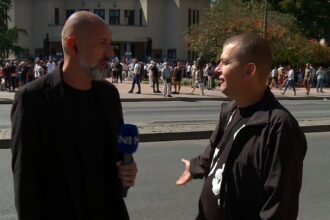 Reporter N1 Nenad Božović vređan i polivan vodom u Nišu