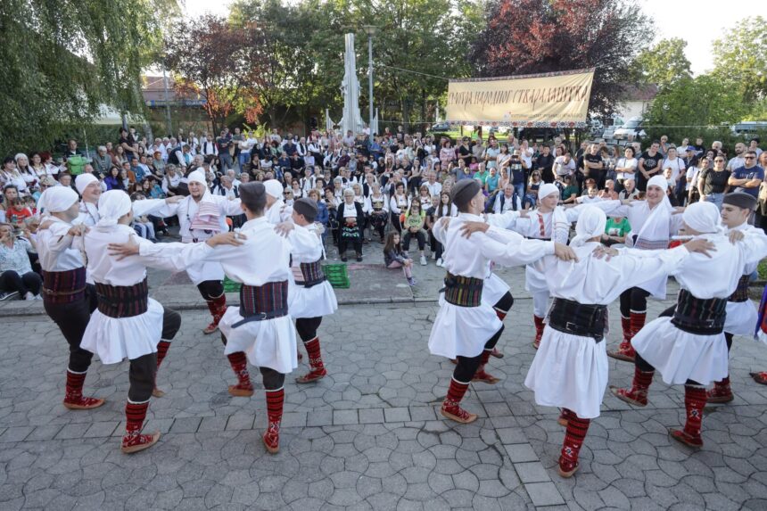 Kulturni centar „Ribnica“ Kraljevo organizuje u nedelju, 20. septembra, jedanaestu Smotru narodnog stvaralaštva, manifestaciju posvećenu očuvanju kulturnog nasleđa, tradicije i nematerijalne kulturne baštine. Ribnica domaćin Smotre narodnog stvaralaštva 20. septembra