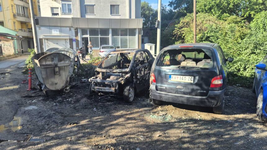 Kontejneri su tokom noći zapaljeni na više mesta u centru Kraljeva, a na jednoj od lokacija vatra se proširila i na dva parkirana automobila, objavio je N1. Tokom noći goreli kontejneri na više mesta u Kraljevu